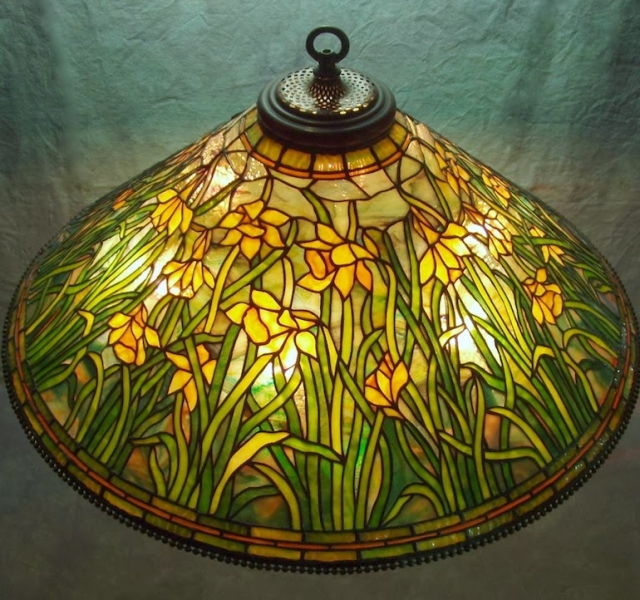 Lamp of the Week: 28″ Daffodil