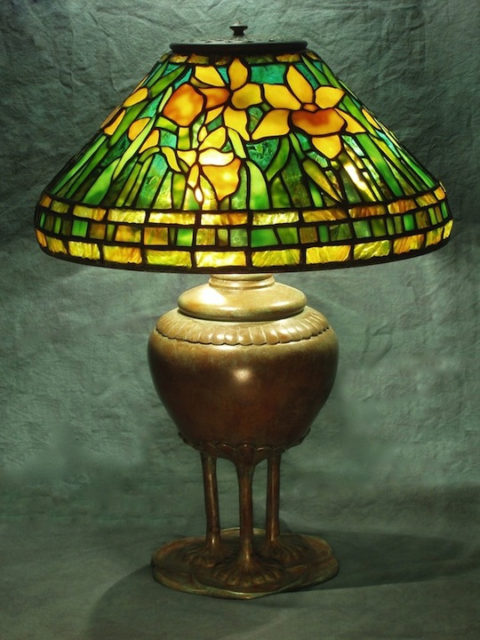 Lamp of the Week: 14″ Daffodil