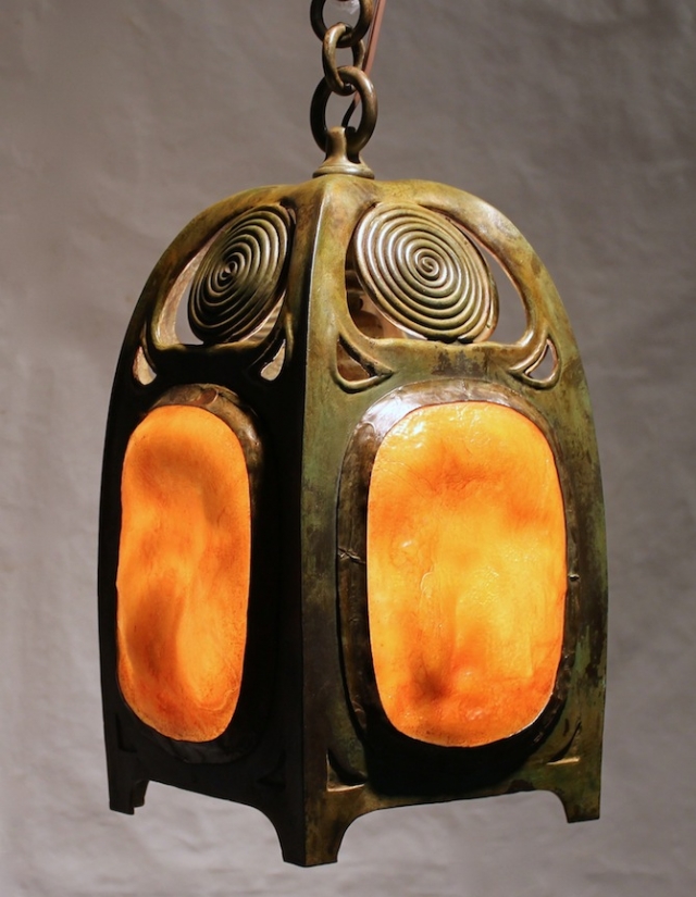 Turtleback Hanging Lanterns w/Swirls