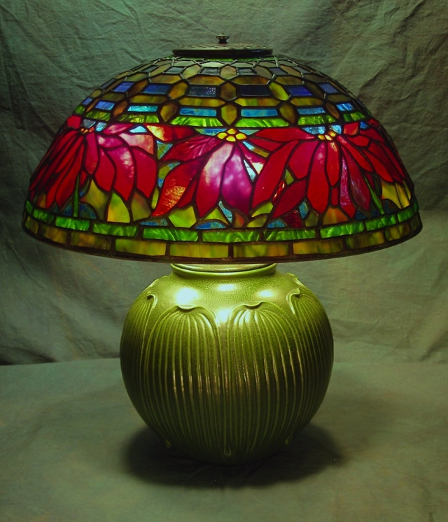 Lamp of the Week: 18″ Poinsettia