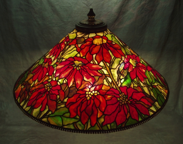 Lamp of the Week: 28″ Poinsettia