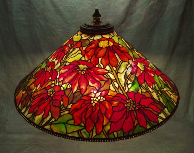Lamp of the Week: 28″ Poinsettia