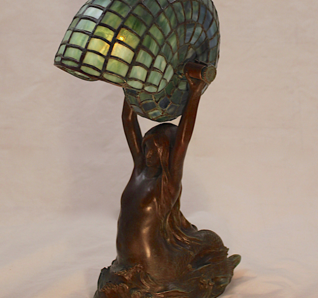 Mermaid w/Nautilus Lamp